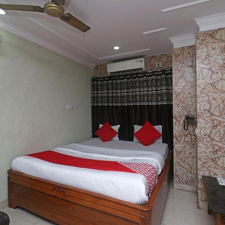 Oyo Flagship 16209 Hotel Ambar Palace Bara Bazar Luaran gambar