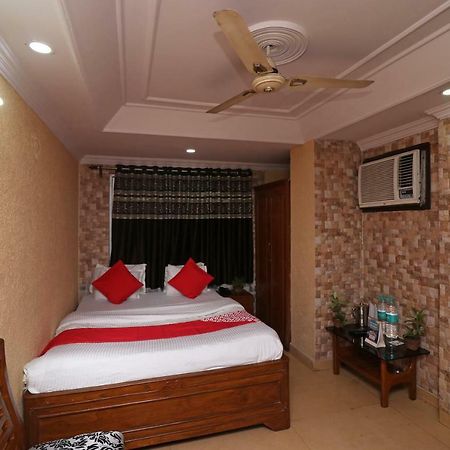 Oyo Flagship 16209 Hotel Ambar Palace Bara Bazar Luaran gambar