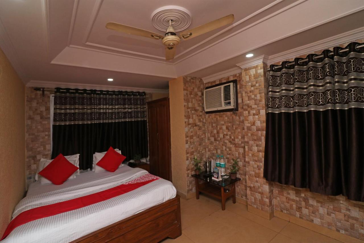 Oyo Flagship 16209 Hotel Ambar Palace Bara Bazar Luaran gambar