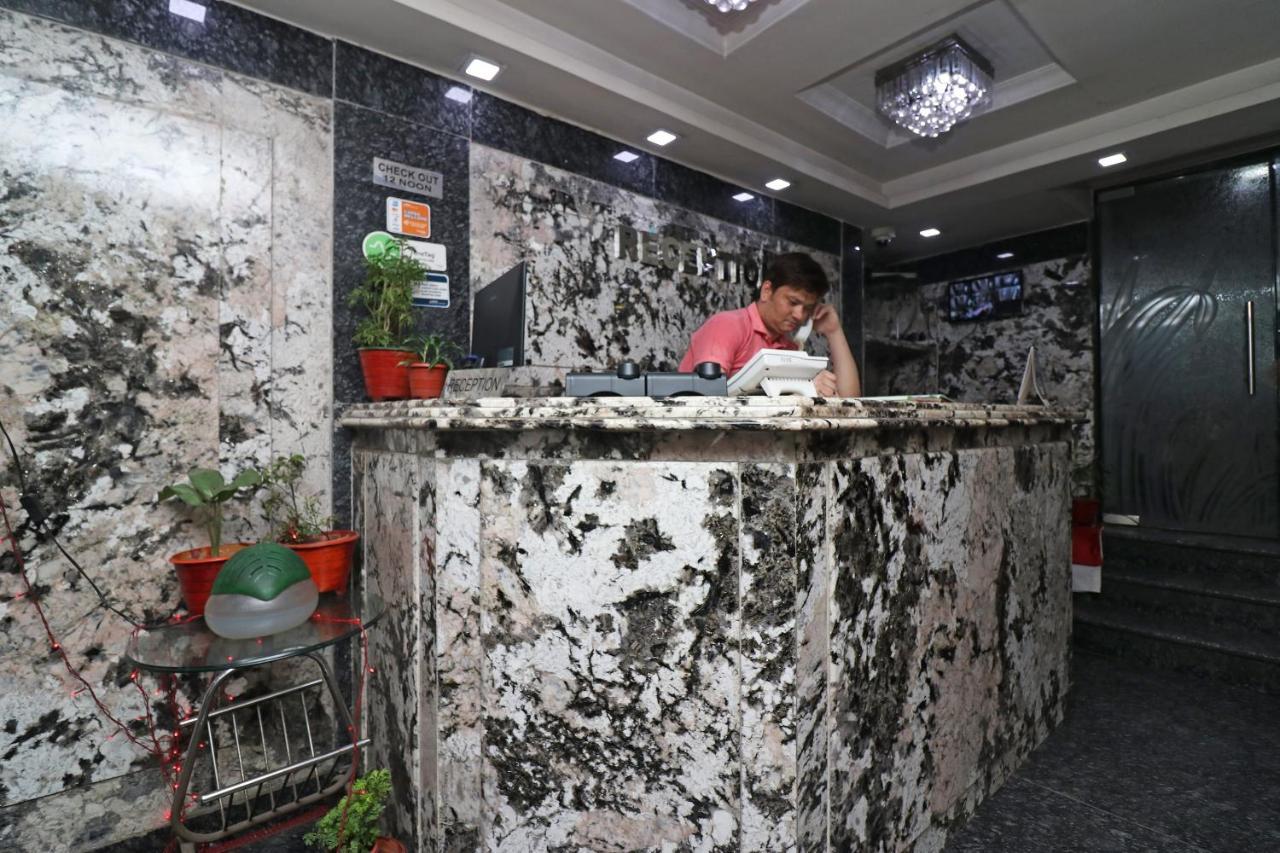 Oyo Flagship 16209 Hotel Ambar Palace Bara Bazar Luaran gambar