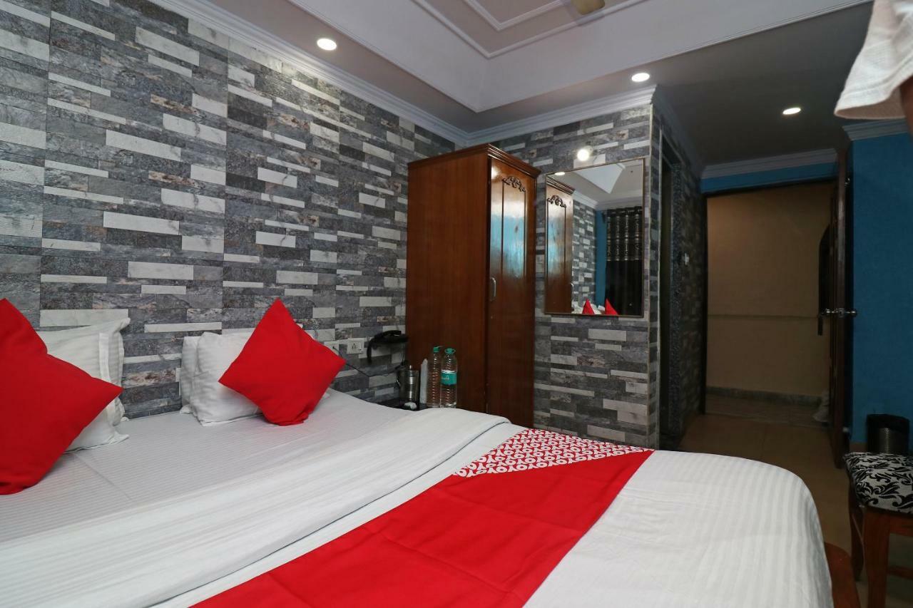Oyo Flagship 16209 Hotel Ambar Palace Bara Bazar Luaran gambar