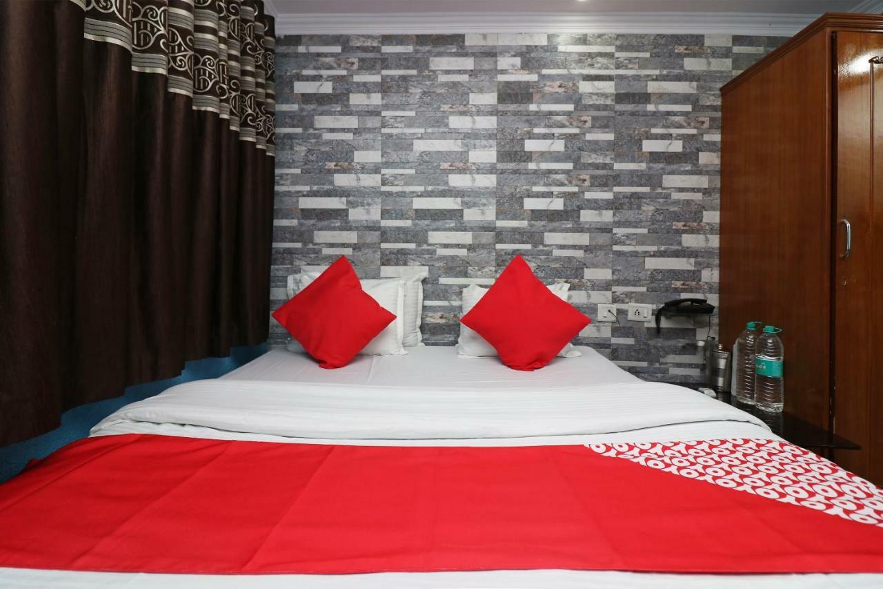 Oyo Flagship 16209 Hotel Ambar Palace Bara Bazar Luaran gambar