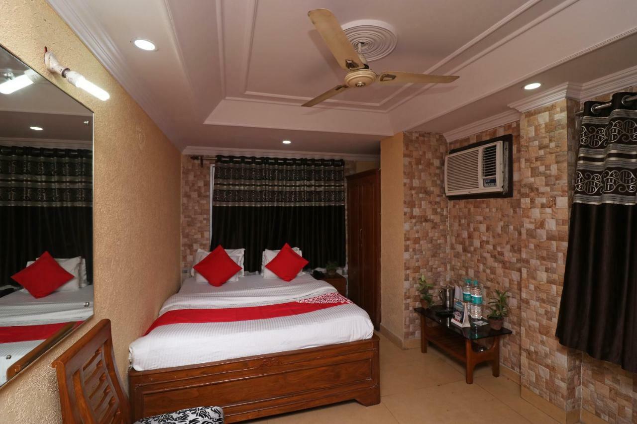 Oyo Flagship 16209 Hotel Ambar Palace Bara Bazar Luaran gambar