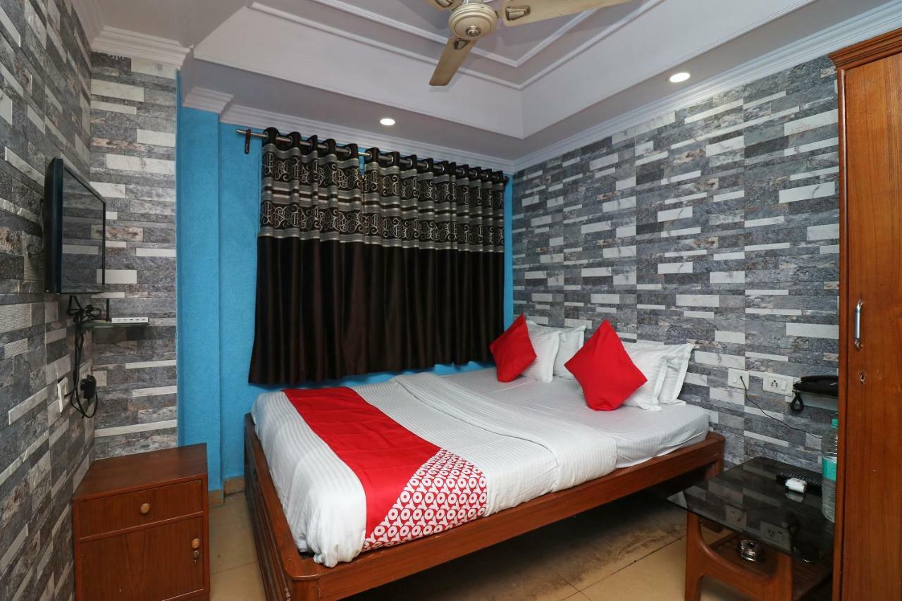 Oyo Flagship 16209 Hotel Ambar Palace Bara Bazar Luaran gambar