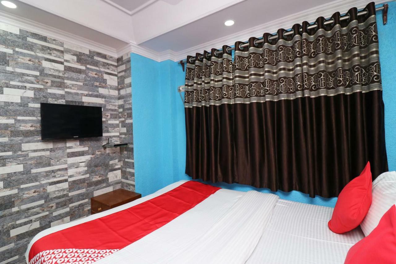 Oyo Flagship 16209 Hotel Ambar Palace Bara Bazar Luaran gambar