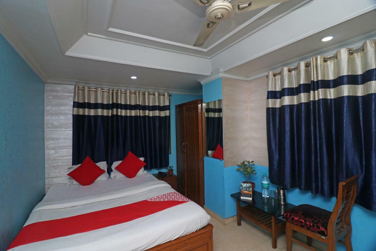 Oyo Flagship 16209 Hotel Ambar Palace Bara Bazar Luaran gambar