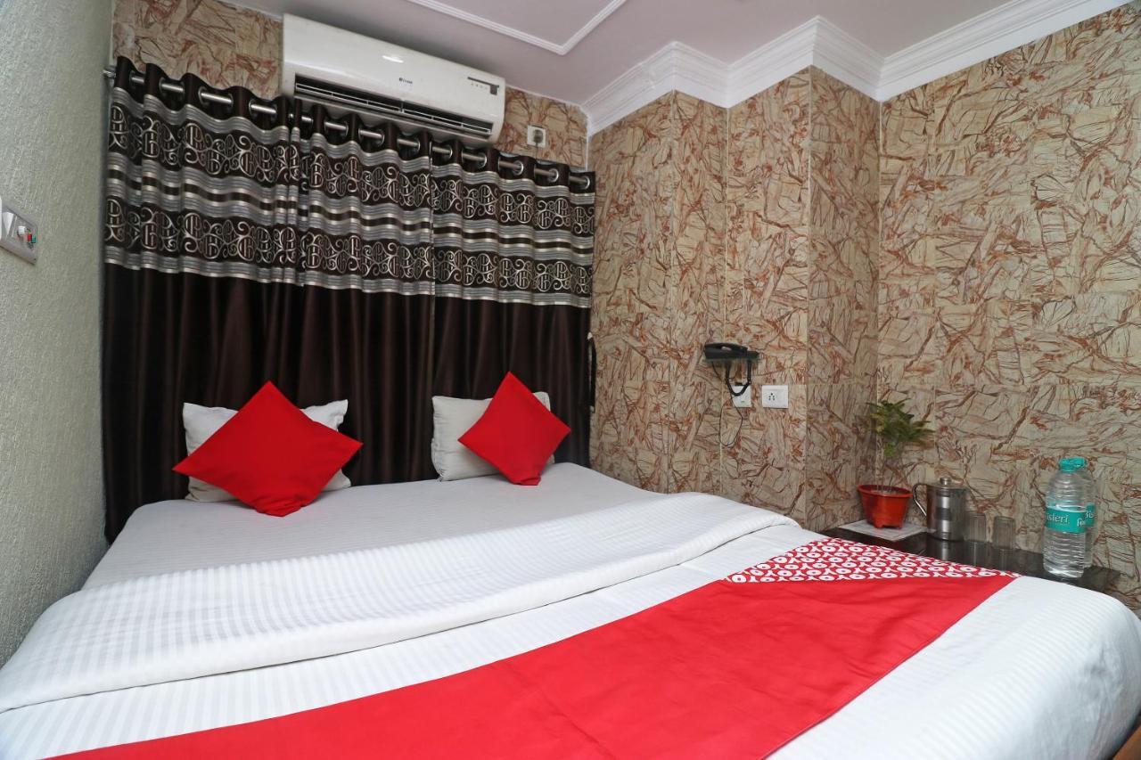Oyo Flagship 16209 Hotel Ambar Palace Bara Bazar Luaran gambar